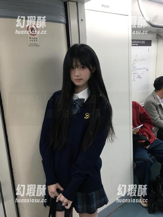 下载“51吃瓜”，瓜友直达，不开心也能“咕咚”一下，消愁神器！