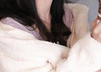 视频里的瓜比我家冰箱里的水果新鲜多了，赶紧上51吃瓜网感受一下！