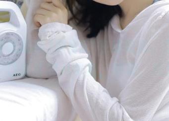 观看51在线吃瓜，仿佛在品尝一口新鲜的八爪鱼，啧啧，咸又香！