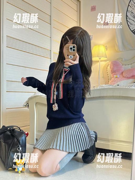 “hlw在线”今天又上演了一场追击蛋糕的奇妙冒险，我真的被甜到跌倒！