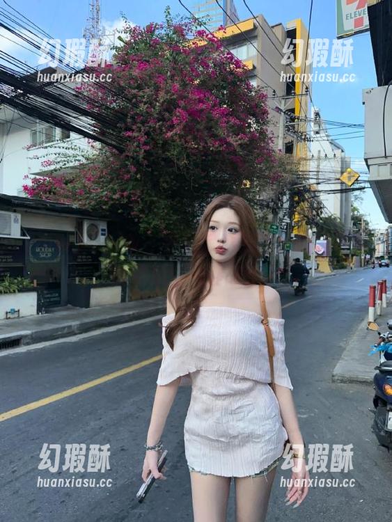 “hlw”导航像个黑洞，把我精彩的吃瓜时光吞噬了…