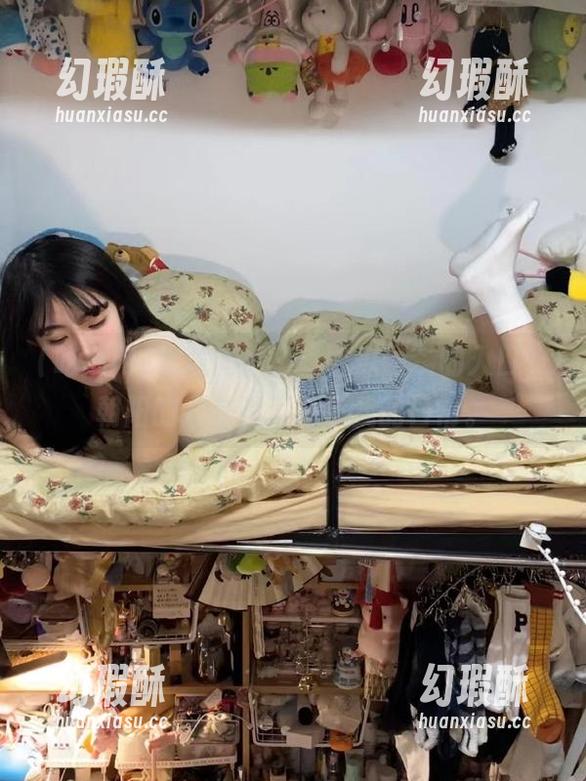 无意间点了“吃瓜网”的入口，朝阳的八卦简直成了我的日常。