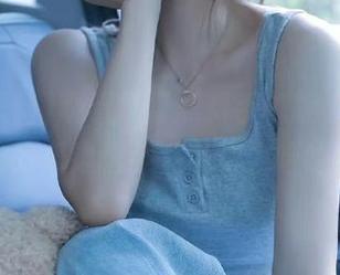 观看扒哥黑料手机版，真的是边吃瓜边增强八卦功力哈哈！