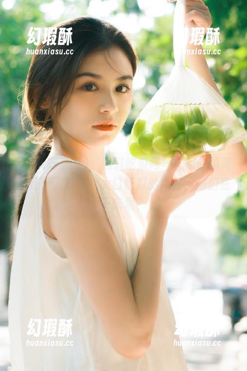 “黑料吃瓜网”官网的瓜简直是开了挂，我大口吃瓜的同时，你们在干嘛呢？