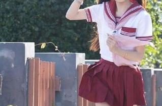 黑料正能量官网，聊着聊着感觉真香，打破你对网站的固有偏见！